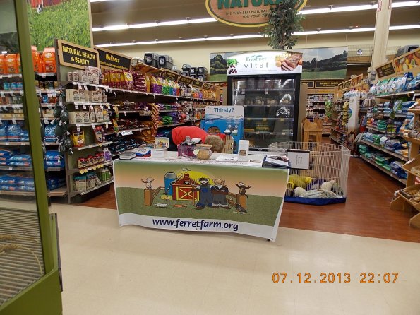 Getting-set-up-at-Petco-Canandaigua-001